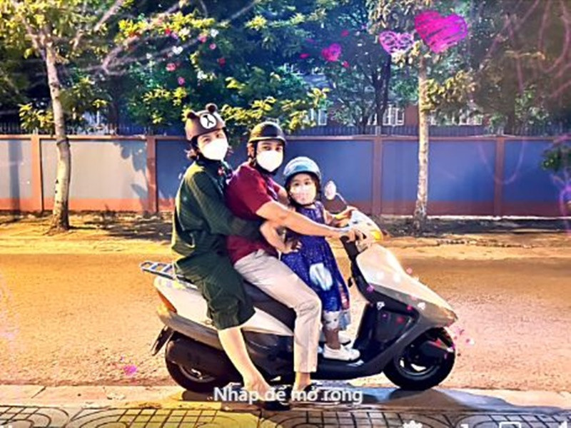 Cô sinh con gái đầu lòng Queenie vào năm 2016.