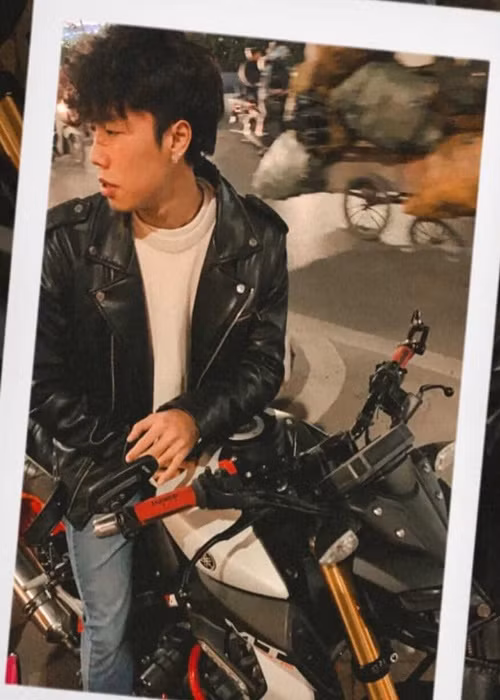 Trên trang cá nhân, Long Vũ hiếm khi nhắc đến mẹ.