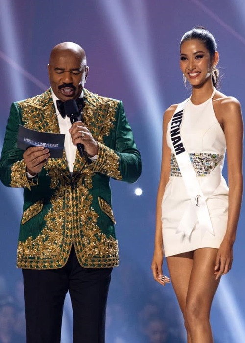 Năm 2017, Hoàng Thùy đoạt giải Á hậu 1 của cuộc thi Hoa hậu Hoàn vũ Việt Nam. Năm 2019, cô lọt top 20 Hoa hậu Hoàn vũ Thế giới. Ảnh: FBNV