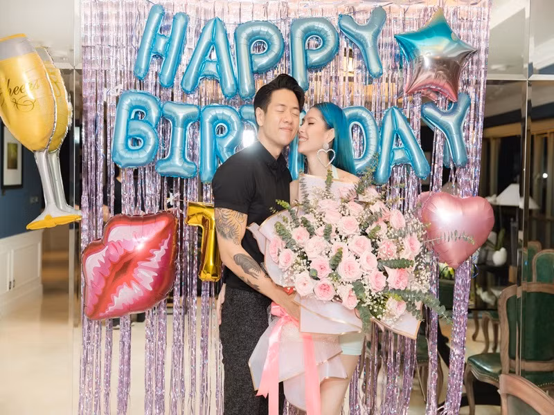 Thùy Dương từng có mối tình 2 năm với doanh nhân người Mỹ. Gần đây, cô hẹn hò người mẫu Việt kiều Canada Michael Trương. Ảnh: FBNV