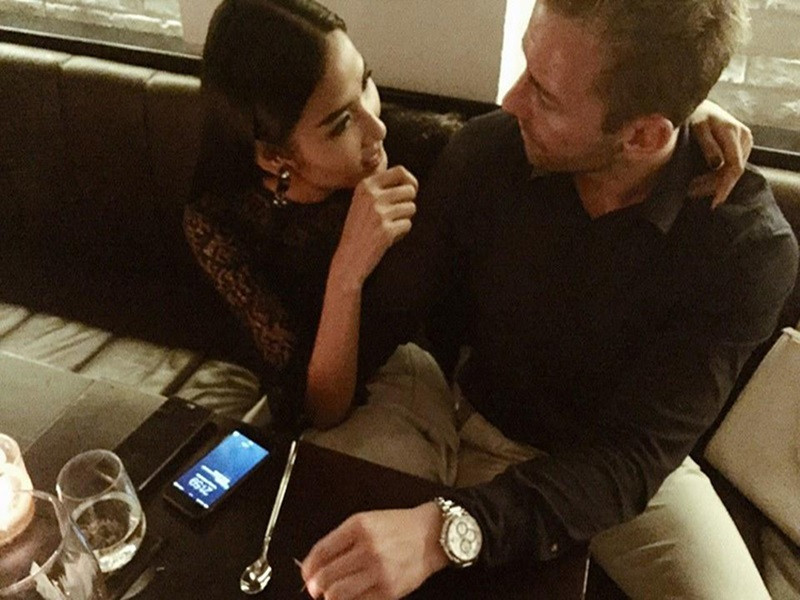 Hoàng Thùy từng hẹn hò một chàng trai ngoại quốc. Hiện tại, nàng á hậu kín tiếng về chuyện tình cảm. Ảnh: FBNV