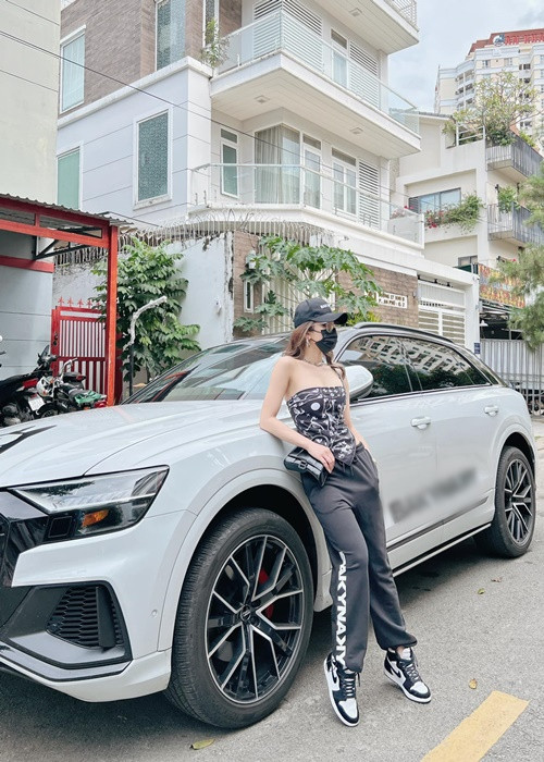 Việc kinh doanh của Diệp Lâm Anh khá phát đạt.