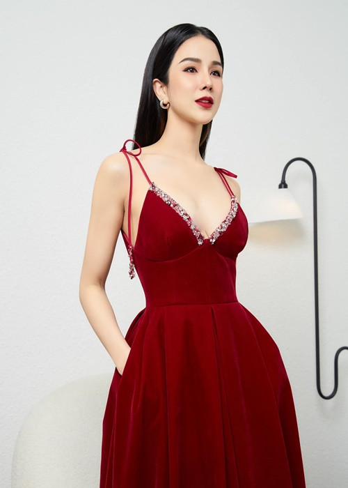 Nữ người mẫu đã dọn ra khỏi nhà chồng từ cuối năm 2021.