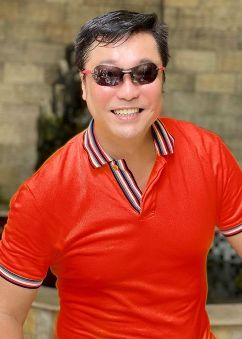 Ngoài ca hát, tham gia gameshow, hiện tại, Lý Hùng còn điều hành hãng phim gia đình và kinh doanh bất động sản. Ảnh: FB Lý Hùng