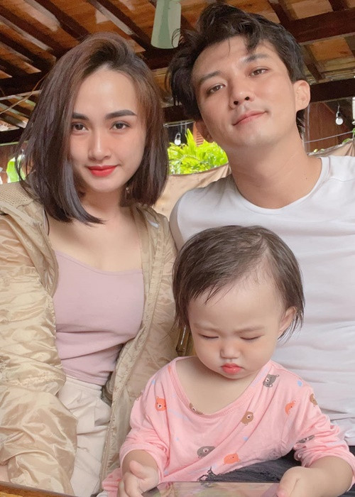 Hà Việt Dũng chia sẻ, Hà Nhung rất cởi mở và thông cảm cho công việc của anh.