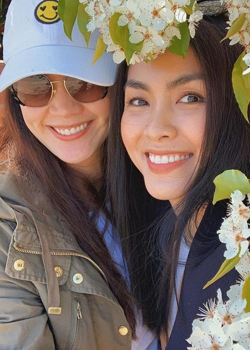 Trên Zing, Thân Thúy Hà cũng cho biết, trong nhóm, Tăng Thanh Hà nhỏ tuổi nhất nhưng nàng ngọc nữ lại quan tâm, lo lắng cho bạn bè trước nhiều nhất.