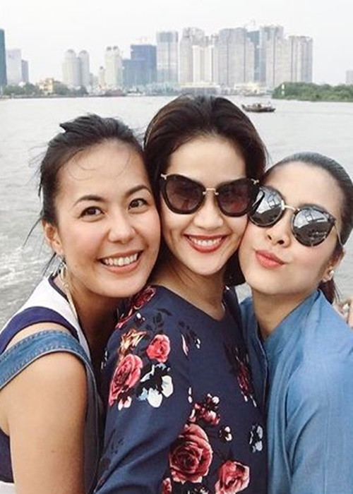 Ngày sinh con thứ 3, Hà Tăng nhắn tin ngay cho Thân Thúy Hà.