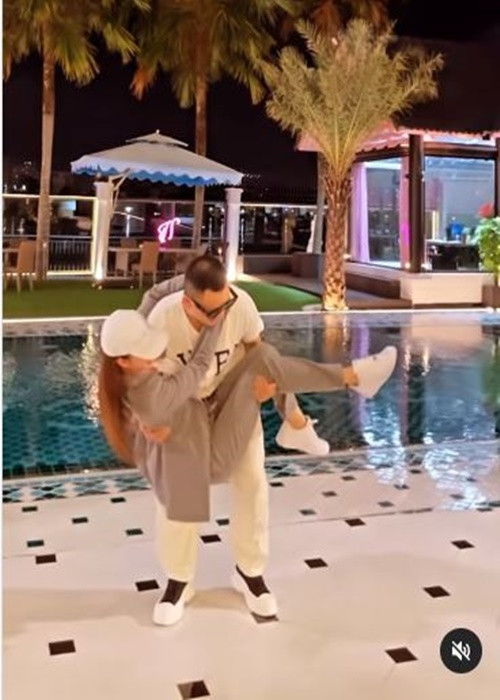 Khắc Tiệp - Ngọc Trinh có mối quan hệ thân thiết trong nhiều năm qua.