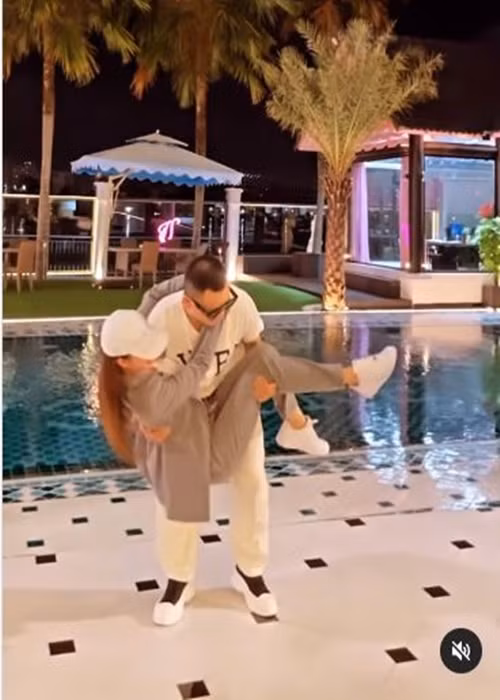 Khắc Tiệp - Ngọc Trinh có mối quan hệ thân thiết trong nhiều năm qua.