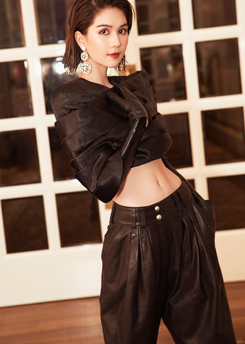 Từ khi gặp gỡ đến khi chia tay, Ngọc Trinh chưa từng để lộ danh tính lẫn hình ảnh bạn trai đại gia.