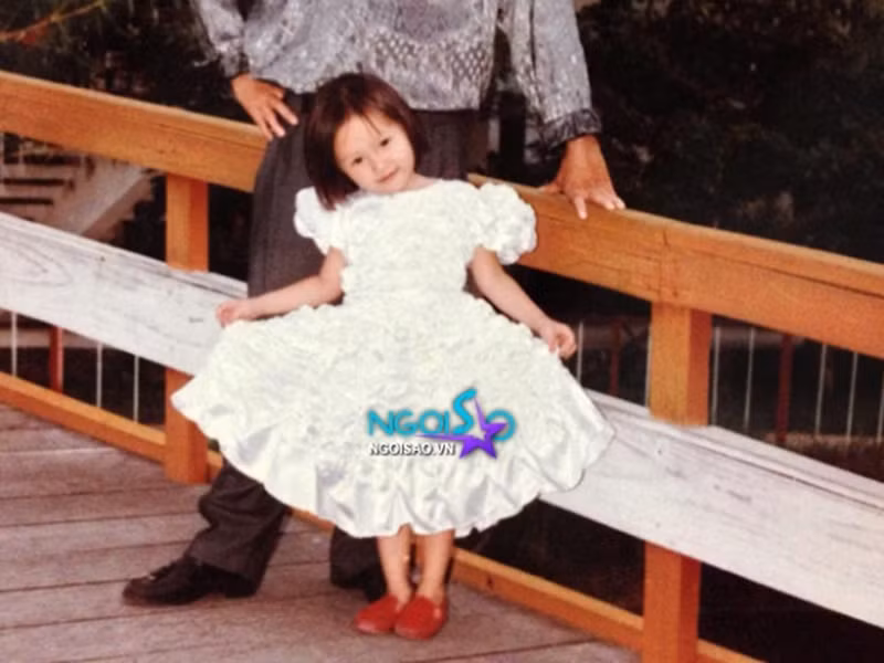 Hồi nhỏ, Bảo Thy xinh như búp bê.