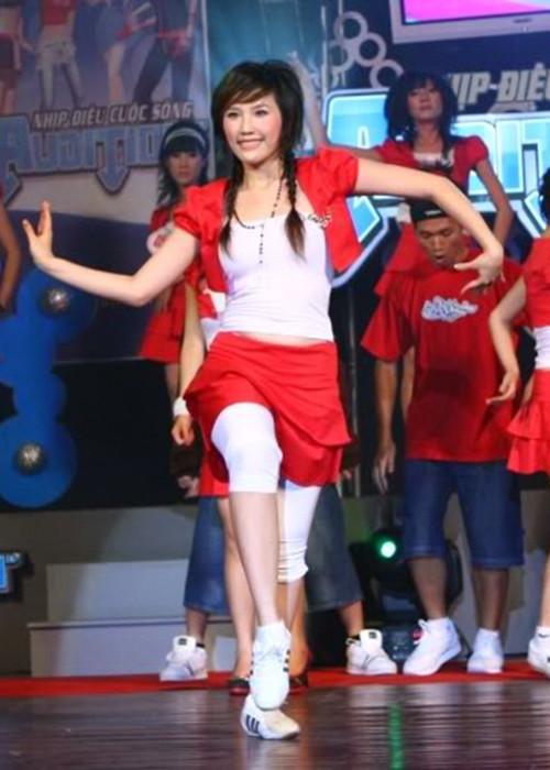 Nữ ca sĩ trẻ trung, nhí nhảnh khi mới thành sao. Ảnh: My Idol