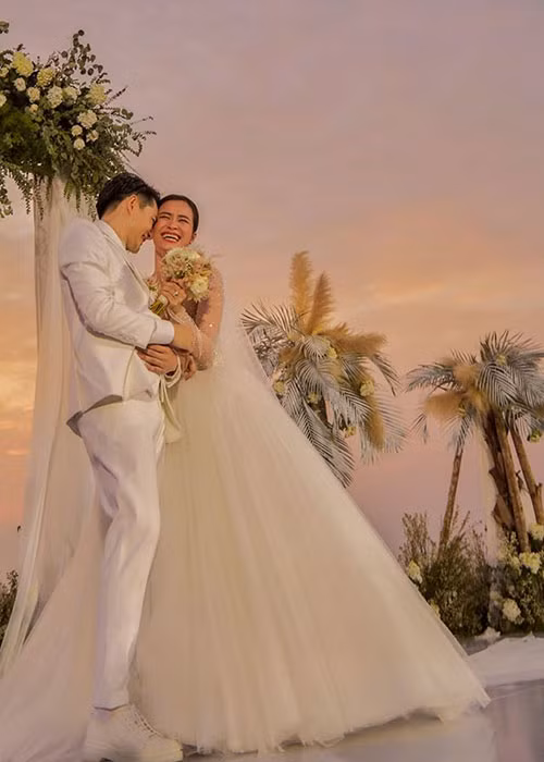 Khu resort đóng cửa hoàn toàn trong vòng 48 giờ để phục vụ riêng cho đám cưới của cặp đôi nổi tiếng Vbiz.