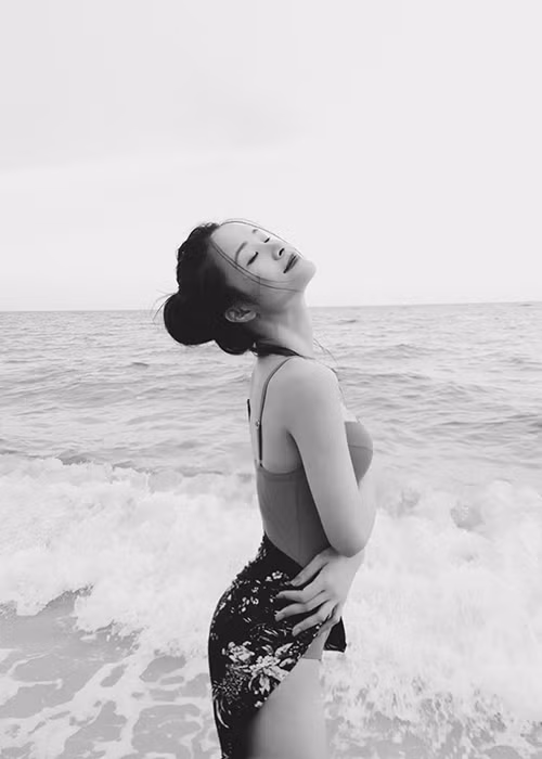 Nữ ca sĩ khéo giữ vóc dáng đẹp suốt những năm hoạt động trong showbiz.