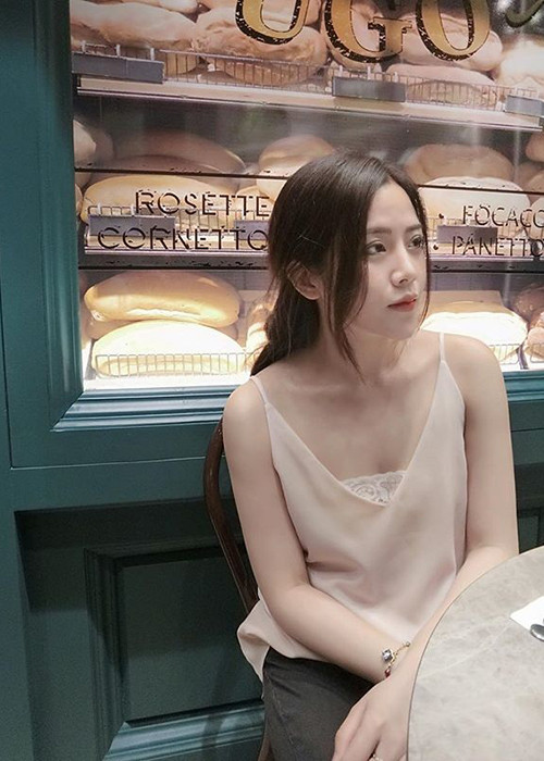 Em chồng của Đông Nhi không hoạt động nghệ thuật mà đi du học rồi định cư tại Australia.