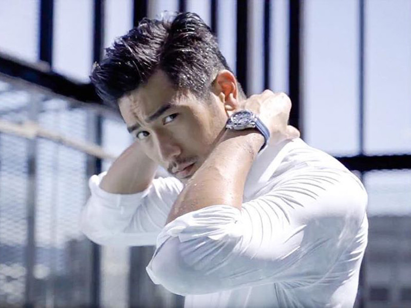 Dĩ Tường có đời tư gần như sạch scandal. Hiện tại, người hâm mộ bàng hoàng và tiếc thương trước cái chết của anh.