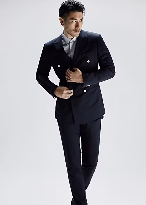 Theo Sina, khi Cao Dĩ Tường được cấp cứu tại chỗ, nam diễn viên Trần Vỹ Đình chắp tay cầu nguyện, các khách mời nữ bật khóc nức nở.