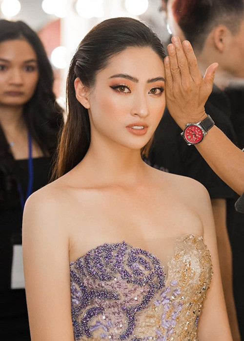 Thùy Linh tài năng, có tri thức, trái tim giàu lòng nhân ái, kĩ năng tiếng anh đáng nể và sự thông minh trong giao tiếp.