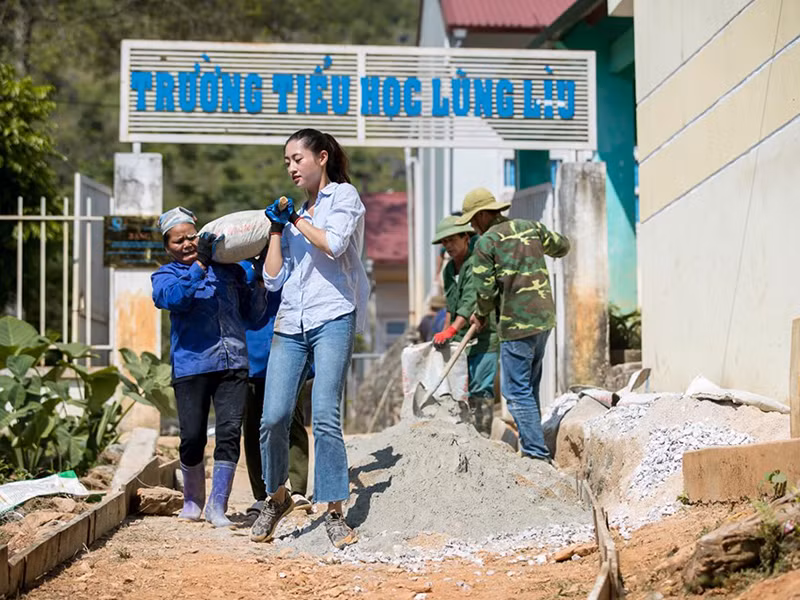 Thùy Linh chưa chứng minh được bản lĩnh sân khấu. Điều này khiến nhiều khán giả lo lắng.