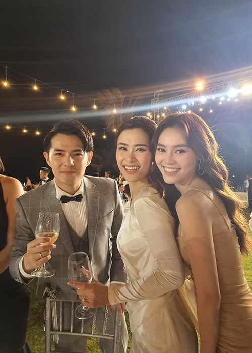 Lan Ngọc tham dự đám cưới Đông Nhi và Ông Cao Thắng vào ngày 9/11 ở Phú Quốc.