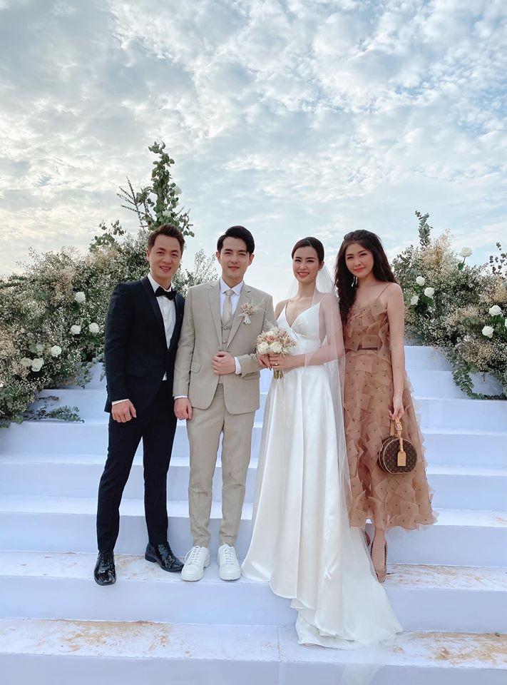 Vợ chồng Đăng Khôi dự hôn lễ.