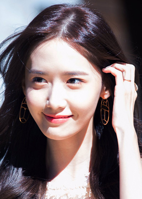 Nữ ca sĩ sở hữu vẻ đẹp tự nhiên tựa nữ thần.