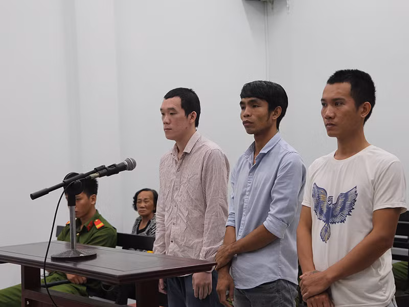 Con re thue con do xu cha vo chi vi...vo bo ve nha