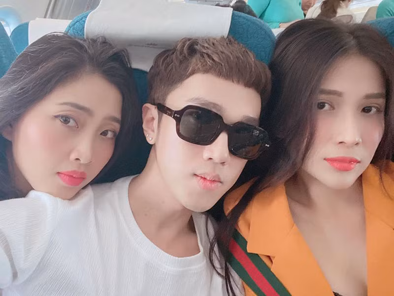 Liêu Hà Trinh, Minh Xù cũng đang trên đường tới Phú Quốc để chúc mừng Đông Nhi và Ông Cao Thắng về chung một nhà.