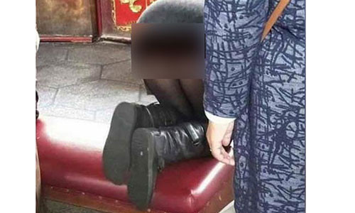 Quy rap bai Phat, co gai tre bi 