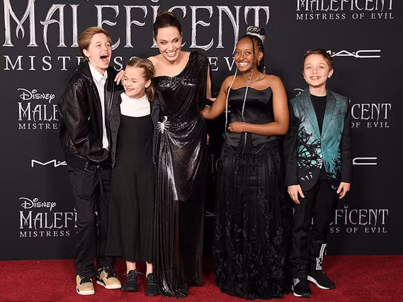 “Hiện tại tôi phải sống ở nơi bố của bọn trẻ lựa chọn”, nữ diễn viên tâm sự khi được hỏi về muốn sống ở đâu hơn nước Mỹ.