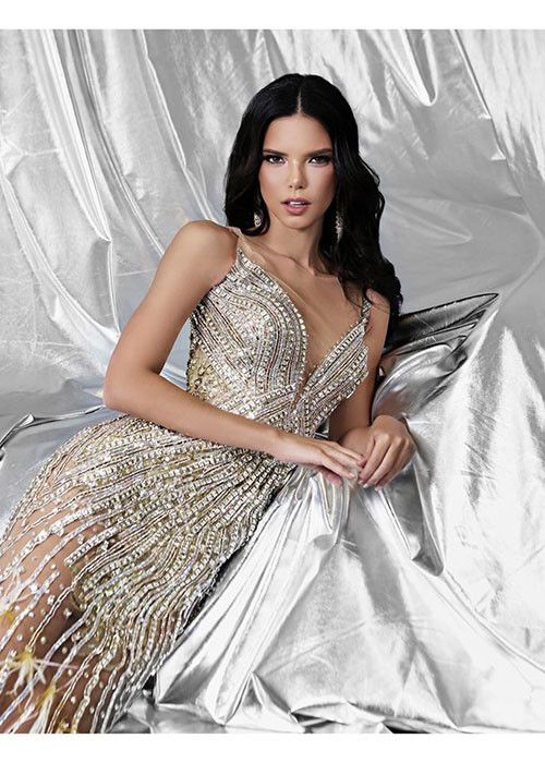 Yaiselle Tous - đại diện Colombia âm thầm nâng cao kiến thức và cải thiện vóc dáng. Vì vậy, người đẹp đến từ Latin gây bất ngờ khi chính thức nhập cuộc. Dự kiến, chung kết cuộc thi diễn ra vào ngày 6/12.