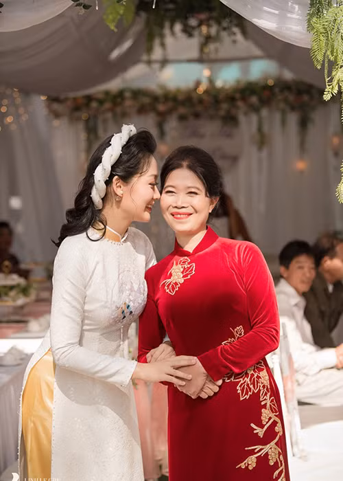 Sau lễ ăn hỏi, Thu Hà sẽ tổ chức đám cưới vào giữa tháng 11.