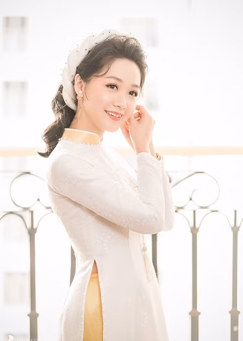 Thu Hà từng đóng phim "Mùa thu không cô đơn", "Nhật ký Vàng Anh", "Thái sư Trần Thủ Độ".