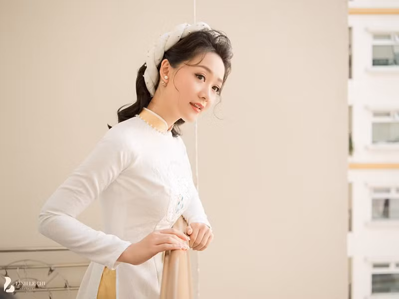 Thu Hà sở hữu nhan sắc xinh đẹp.