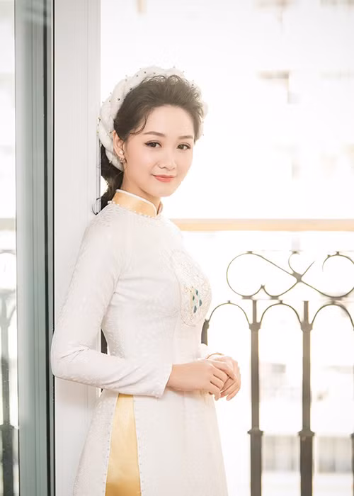 Người đẹp sinh năm 1988 hiện lựa chọn công việc truyền hình.