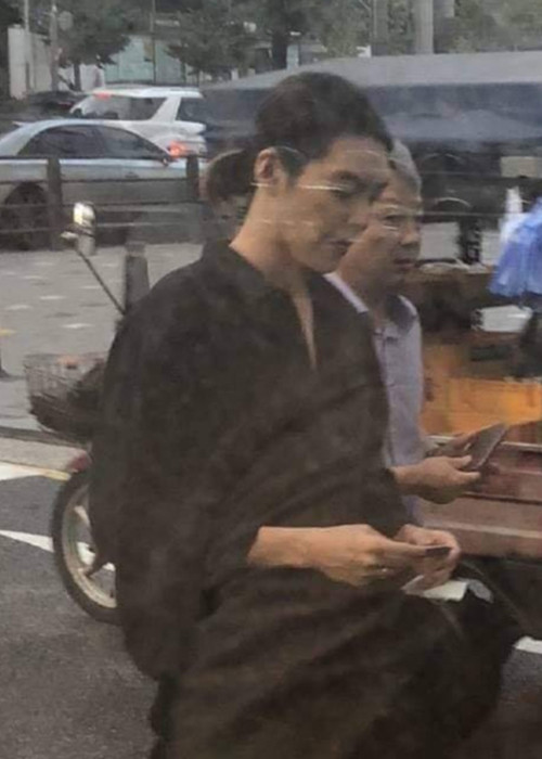 Mỹ nam phim "Người thừa kế" sụt cân nhanh chóng trong quá trình hóa trị.