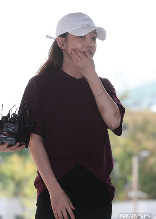 Tháng 2018, khi bị Choi Jong Bum kiện vì tội hành hung, Goo Hara khẳng định cô mới là nạn nhân bị bạo hành.