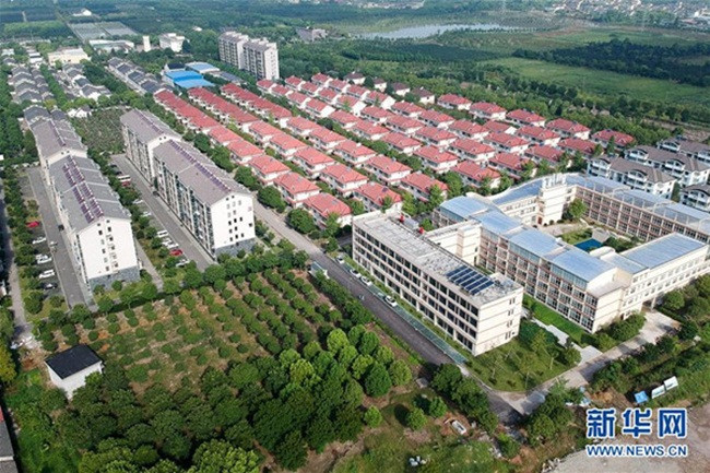 Cùng với nông nghiệp, ngành du lịch đã giúp ngôi làng thoát khỏi đói nghèo và trở thành một trong những nơi giàu nhất ở tỉnh Chiết Giang.