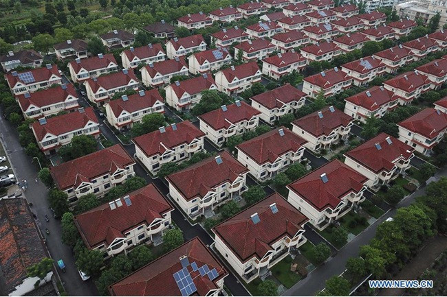 Từ năm 1965, làng đã thực hiện kế hoạch phát triển gồm 4 bước bao gồm cải tạo đất, xây dựng lại làng cũ, lập các doanh nghiệp và phát triển ngành dịch vụ.