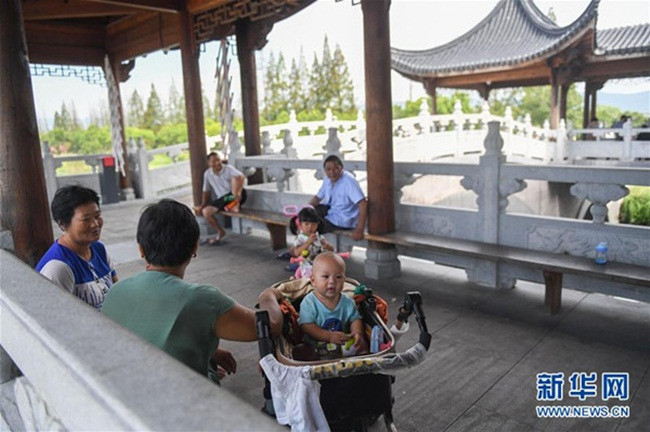 Thu nhập bình quân đầu người của làng là 63.500 nhân dân tệ (~209 triệu đồng) năm 2017.