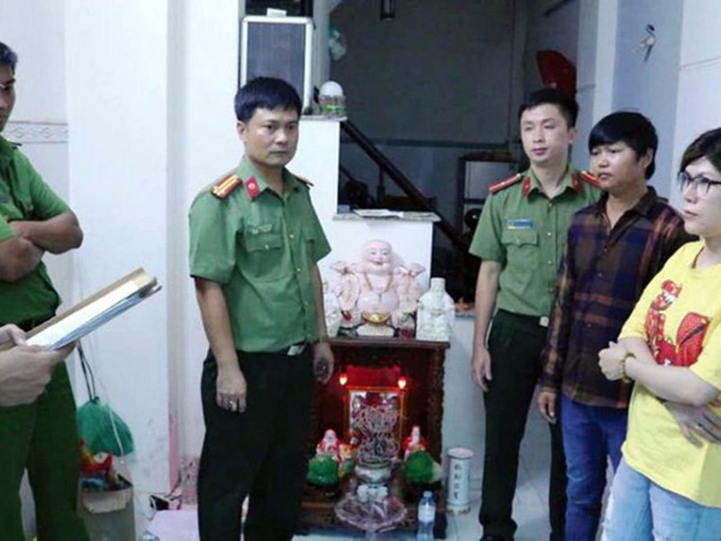 Thu 36.000 USD, nu giam doc dua nguoi di long vong de vuot bien vao My