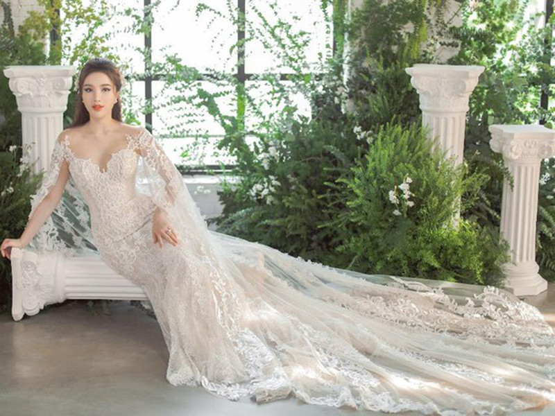 Bảo Thy khen chồng sắp cưới là người đàn ông chín chắn, sống nguyên tắc. Hồi tháng 8/2018, Phan Lĩnh cầu hôn Bảo Thy. Thời điểm đó, anh ngỏ ý kết hôn song Bảo Thy chưa đồng ý vì còn có nhiều kế hoạch riêng. Ảnh: PLO