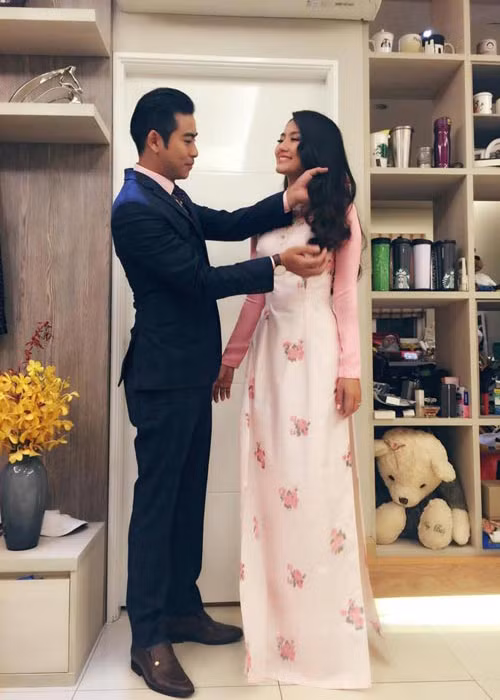 "Chúng tôi đã có những năm tháng hạnh phúc cùng nhau, nhưng vì không có tiếng nói chung nên chúng tôi vui vẻ và tự nguyện buông tay nhau", Thanh Bình chia sẻ.