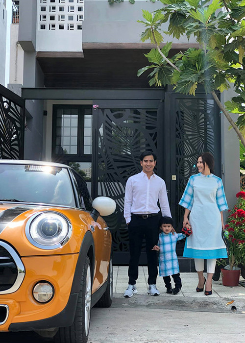 Ngọc Lan và Thanh Bình chọn cách ly hôn trong văn minh khi cuộc sống hôn nhân không còn hạnh phúc. Mời quý độc giả xem video "Ngọc Lan chia sẻ: Tôi đẹp tôi có quyền". Nguồn VTC