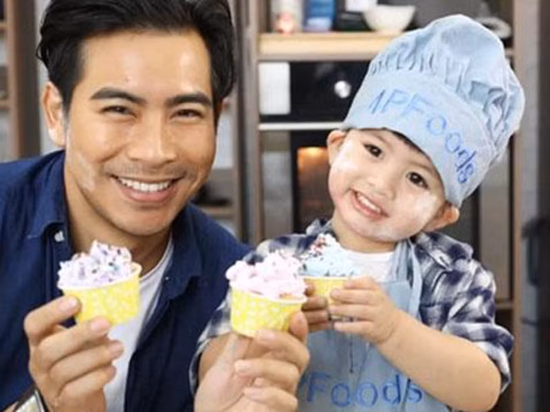 Nam diễn viên từng cùng con trai làm bánh tặng Ngọc Lan nhân ngày 8/3.