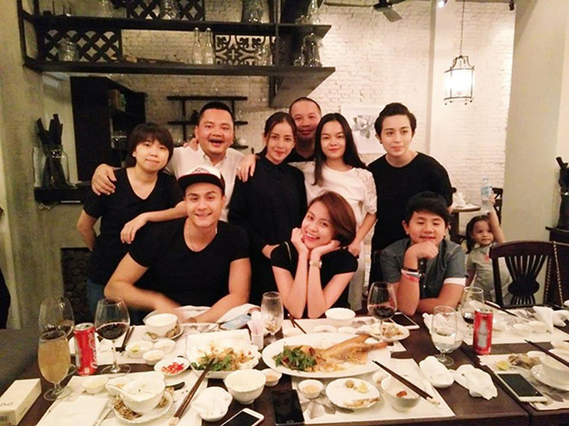 Hoàng Thùy Linh, Vĩnh Thụy, Chi Pu và Gil Lê từng cùng chơi chung một nhóm.