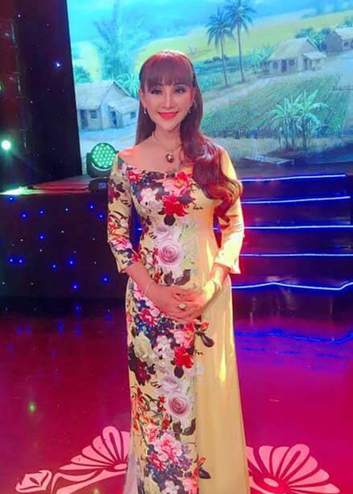 Cát Tuyền sang Mỹ định cư và tiếp tục theo đuổi con đường ca hát sau cuộc hôn nhân với Chinh Nhân đổ vỡ.