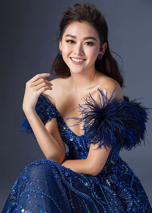 Trước ngày thi quan trọng nhất, Tường San tiết lộ 2 mẫu dạ hội cô chuẩn bị cho cuộc thi.