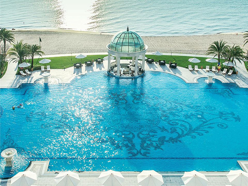 Giàu có, nổi tiếng, Đông Nhi - Ông Cao Thắng không ngần ngại chọn khu du lịch 5 sao nổi tiếng tại Phú Quốc để tổ chức đám cưới trong mơ của mình.