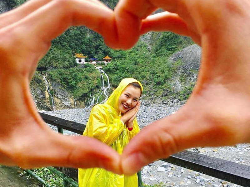 Cả hai yêu nhau được 2 năm trước khi quyết định về chung một nhà.